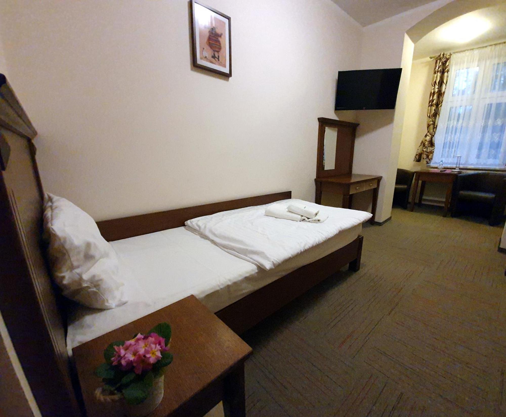 Pensjonat Leśniczówka Słubice Habitación foto